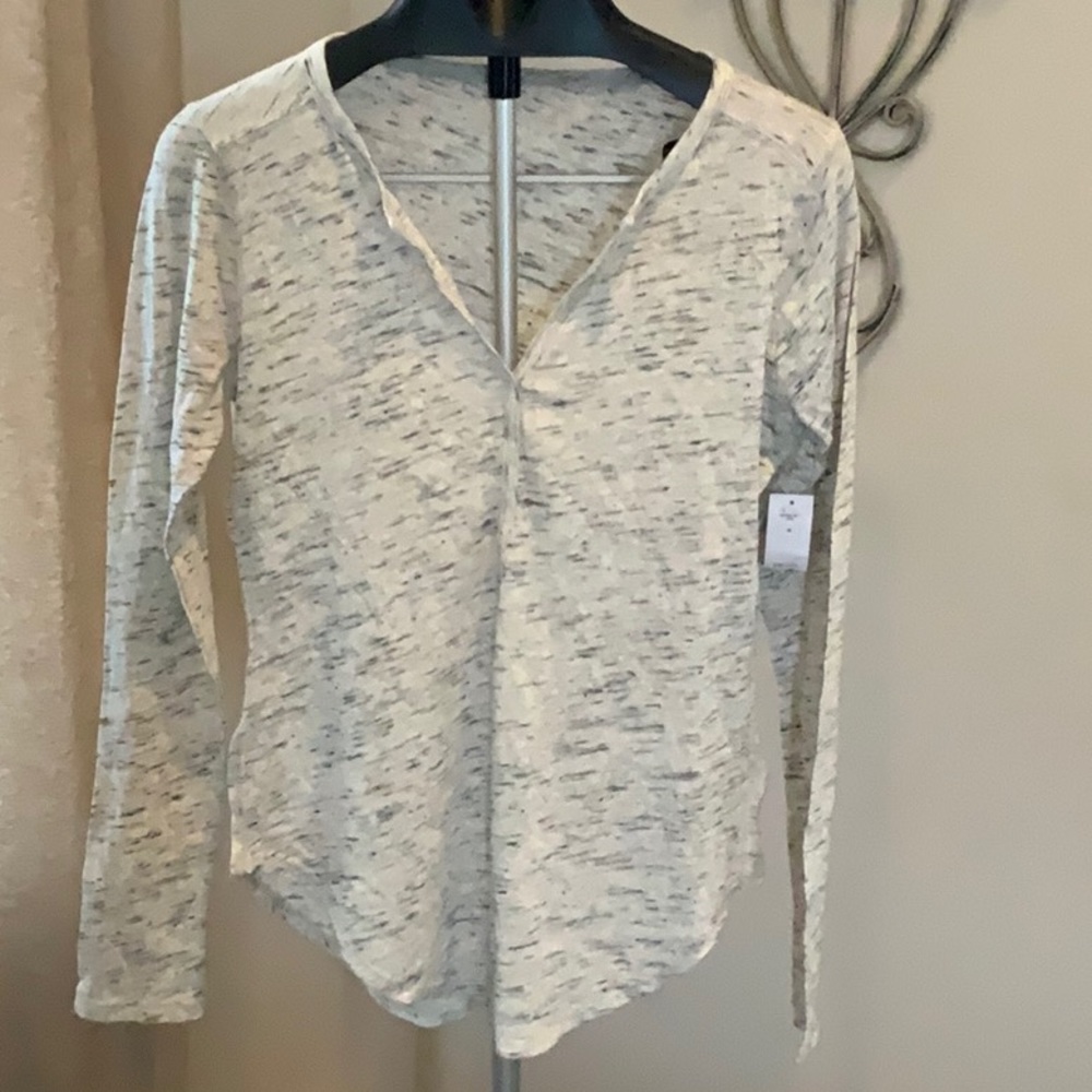 GAP long sleeve t-shirt